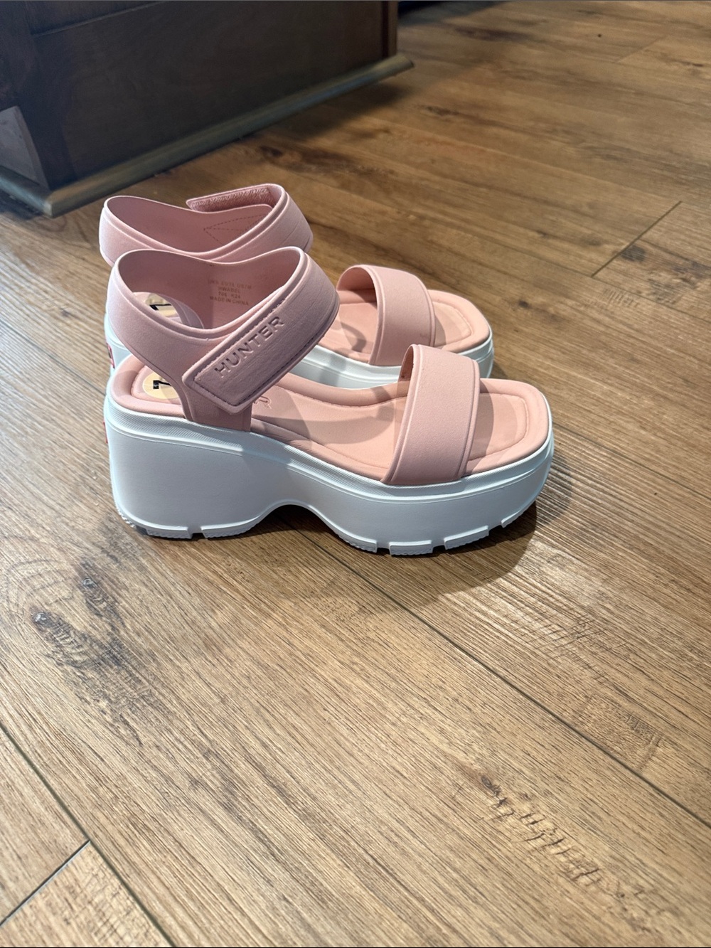 Hunter Blush Pink Platform Sandals with White Sole - Picture 4 of 6